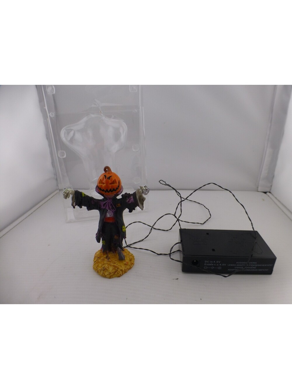 Light-Up Halloween Jack-o'-lantern Scarecrow Figurine Decoration 5.5" Tall AA Q6